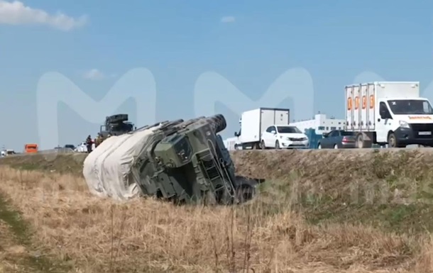 Под Тулой в РФ перевернулся и упал в кювет С-400 - соцсети