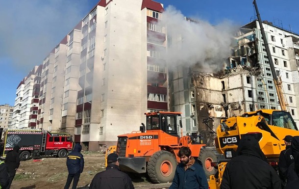 В Умани при разборе завалов дома произошел пожар