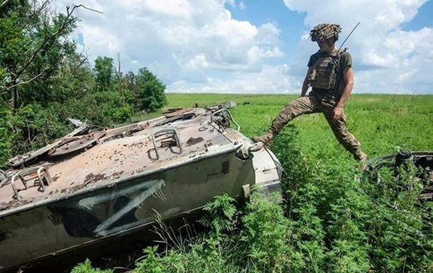 За сутки на двух направлениях уничтожено более 100 российских военных