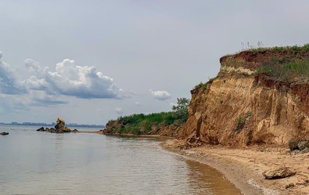 На побережье Одесской области вынесло катер