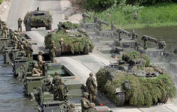 НАТО планирует развертывание 300 тысяч военных