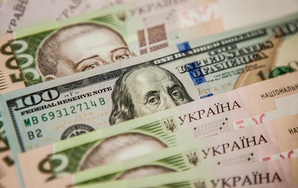 Доллар и евро подешевели в обменниках