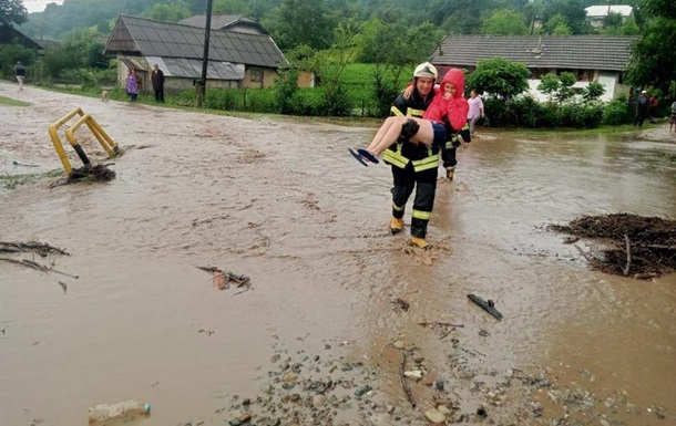 На Прикарпатье произошло подтопление из-за непогоды