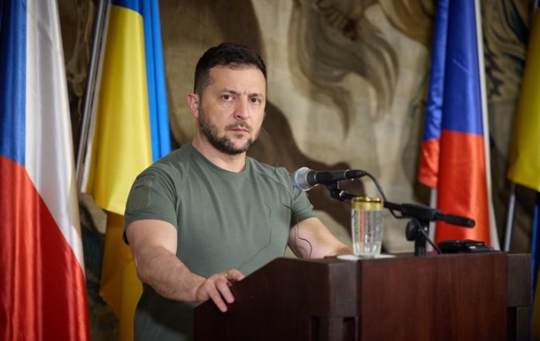 Зеленский прибыл в Словакию