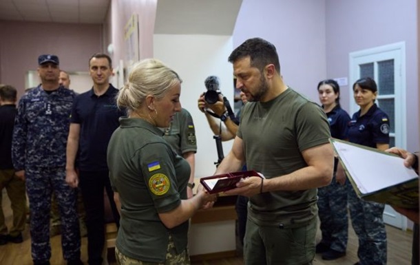 Зеленский посетил Очаков и встретился с медиками