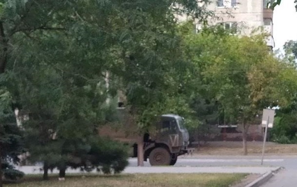 Россияне перекидывают через Мариуполь танки и боеприпасы - Андрющенко