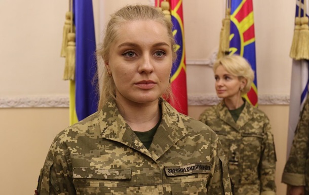 Минобороны утвердило летнюю форму для женщин