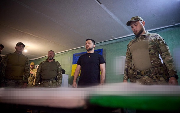 Зеленский рассказал о встрече с военными