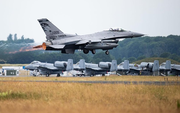 Байден и Зеленский обсудили F-16 - Белый дом