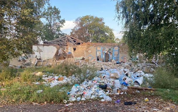РФ сбросила авиабомбы на село в Харьковской области