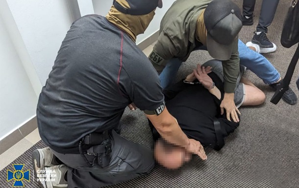 СБУ задержала наркоторговца, везшего в желудке кокаин из Латинской Америки