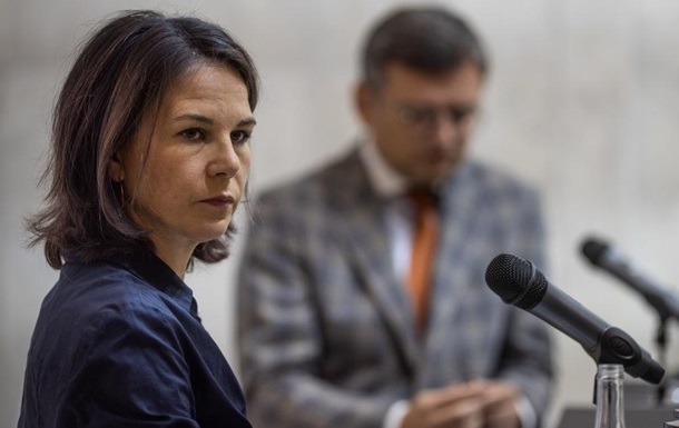 Немцы не устали поддерживать Украину - Бербок