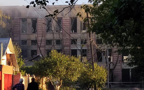 Россияне ударили по Корабельному району в Херсоне, есть разрушения