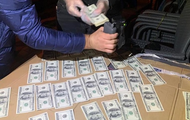 Закрыл дело за $30 тысяч: в Киевской области на взятке задержали прокурора