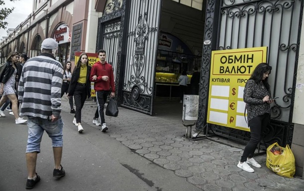 Гривна усилила рост к доллару в обменниках
