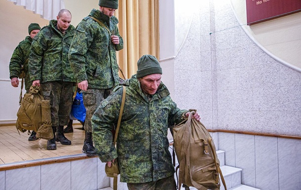 В "ЛНР" женам уничтоженных боевиков раздают холодильники