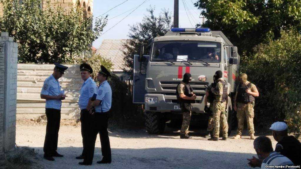 В Криму після обшуку затримали кримського татарина