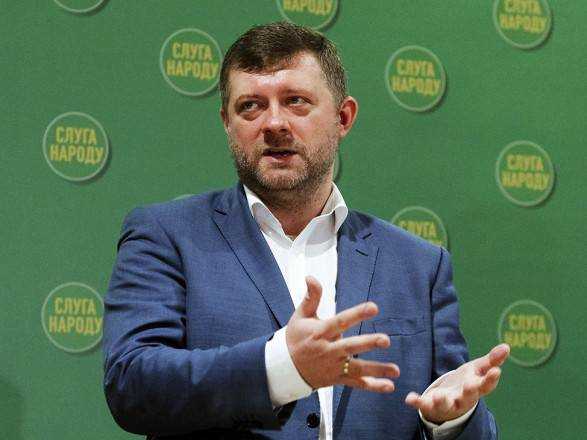 Один влаштував вечірку у локдаун, інший ручкався з Лукашенком: у "Слузі народу" хочуть пояснень від Тищенка та Шевченка