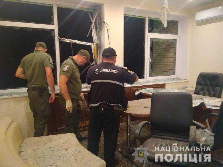 Обстрел из гранатомета в центре Киева: полиция сообщила детали и расследует теракт