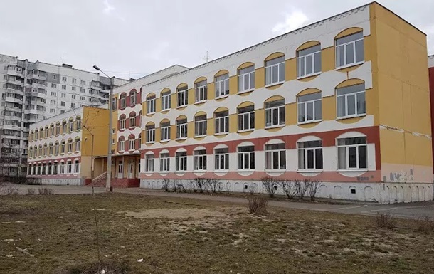 В Брянске девочка устроила стрельбу в школе и застрелилась