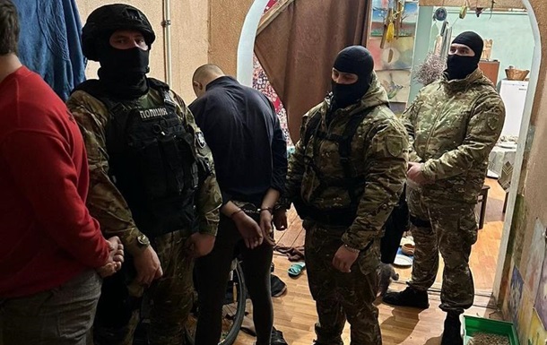 В Днепре задержана группа молодежи за нападения на бездомных