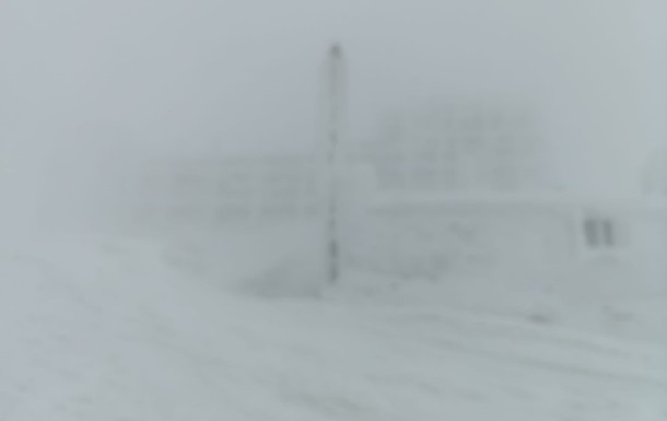 Спасатели просят туристов не отправляться в Карпаты
