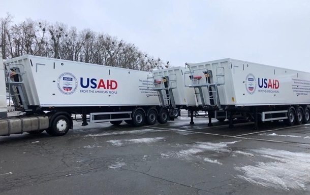 США передали Украине партию зерновозов