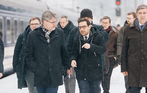 Новый глава МИД Франции прибыл в Киев