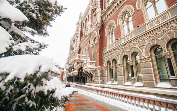 Нацбанк продал минимум валюты за месяц