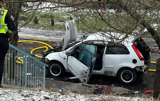 В Днепре взорвалось авто с людьми
