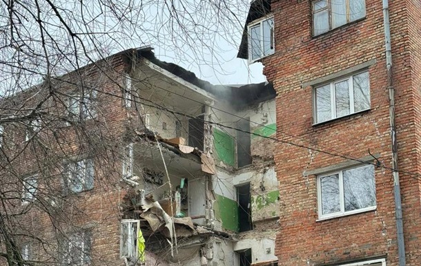 В Ростове обрушился подъезд многоэтажки
