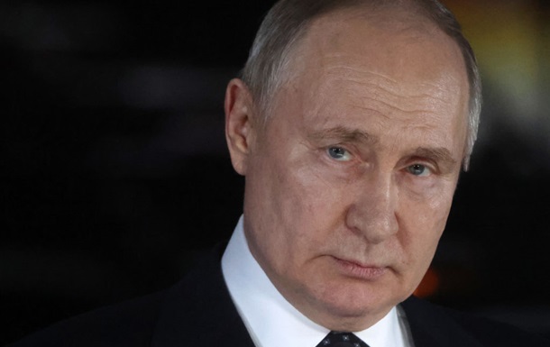 путин отчитался о доходах: 67 миллионов и три старых автомобиля
