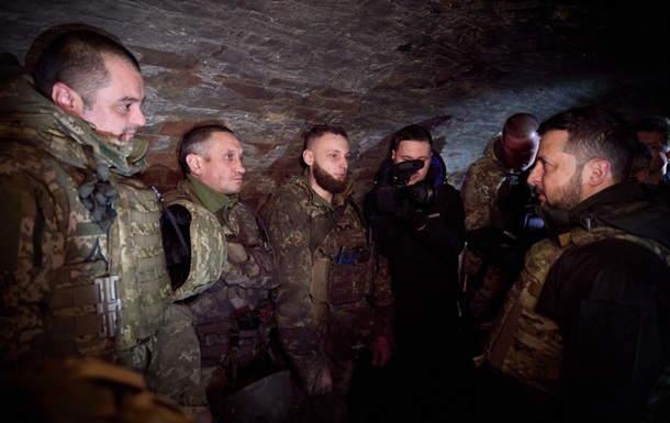 Зеленский посетил передовую в Запорожской области