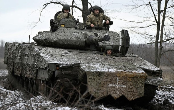 Половина оружия не поступает в Украину вовремя