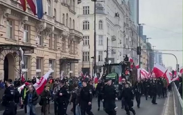 Фермеры вышли на марш протеста в Варшаве