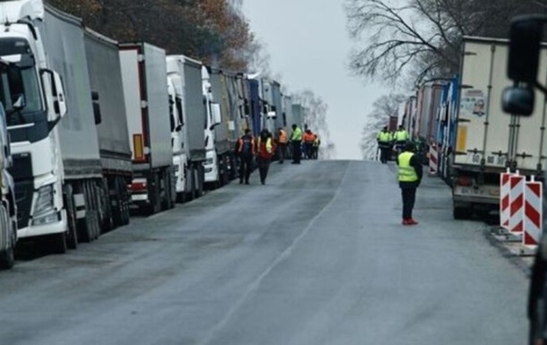На границе со Словакией скончался украинский водитель