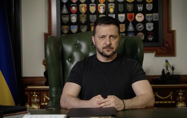 Зеленский упрекнул партнеров за "политические игры"