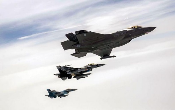 Американский истребитель F-35A сертифицирован для перевозки ядерных бомб