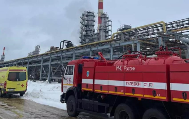 В ГУР объяснили цель ударов по российским НПЗ