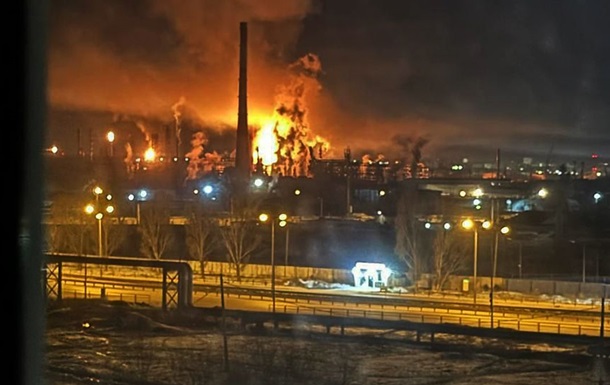Куйбышевский НПЗ полностью остановился после атак дронов