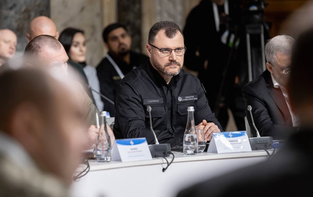 Клименко сказал, сколько полицейских на фронте