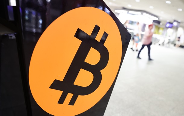 Bitcoin снизился в цене на 7,9% до 61 842 долларов