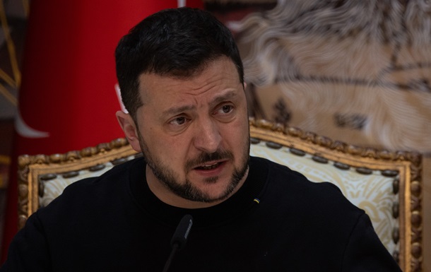 Зеленский: Ситуация на фронте усложняется