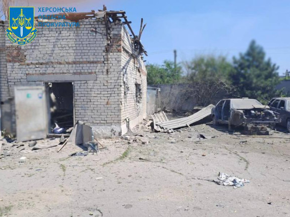 оккупанты обстреляли Херсон: есть погибший, повреждены детский сад и школа