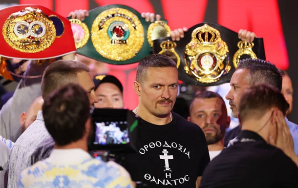 Это мой подарок: Усик объявил об отказе от пояса IBF