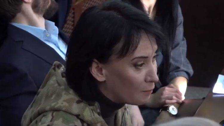 "Ах, ты ж п@..р". Зверобой оскорбила прокурора  прямо на  суде и порекомендовала ему надеть собачий ошейник