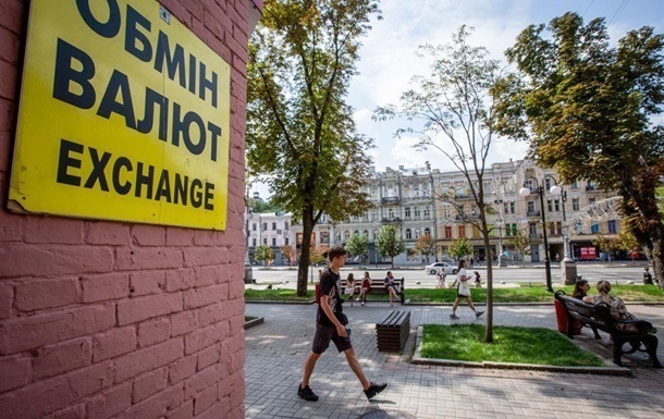 Курсы доллара и евро выросли в обменниках