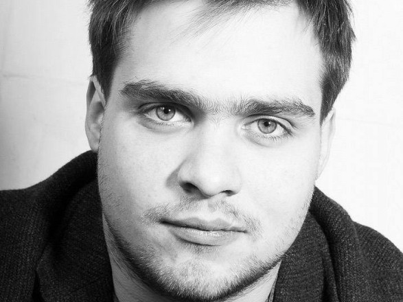 Сын михаила ефремова выпал из окна - росСМИ