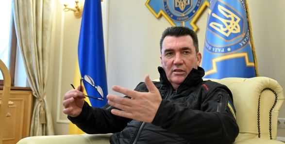 "Отдайте путину свое Бордо": Данилов жестко ответил Макрону по поводу "гарантий безопасности для рф"