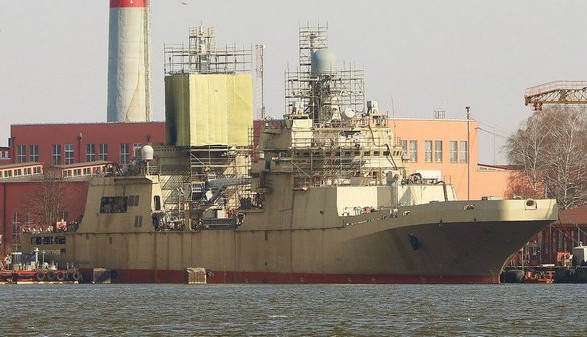 Из новороссийска вышли три ракетоносителя "калибров" и БДК "петр моргунов"